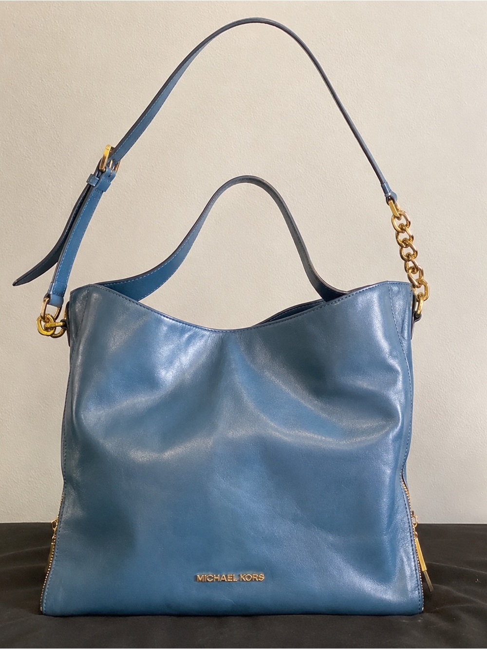Michael Kors Blue Shoulder Bag with Gold Hardware